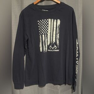 Realtree Black Long Sleeve Shirt with Flag Design